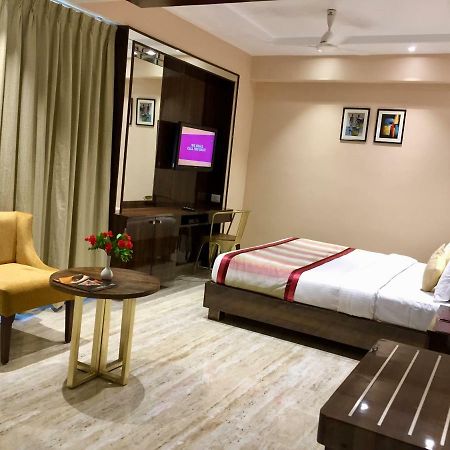 Treatotel Ахмедабад Екстер'єр фото